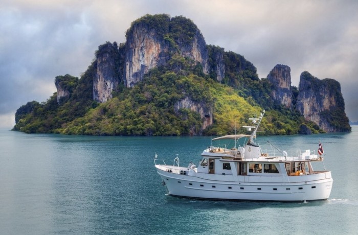 Chewy Lee 66 Gentlemen’s Yacht. Phuket, Andaman Sea, Similan Islands